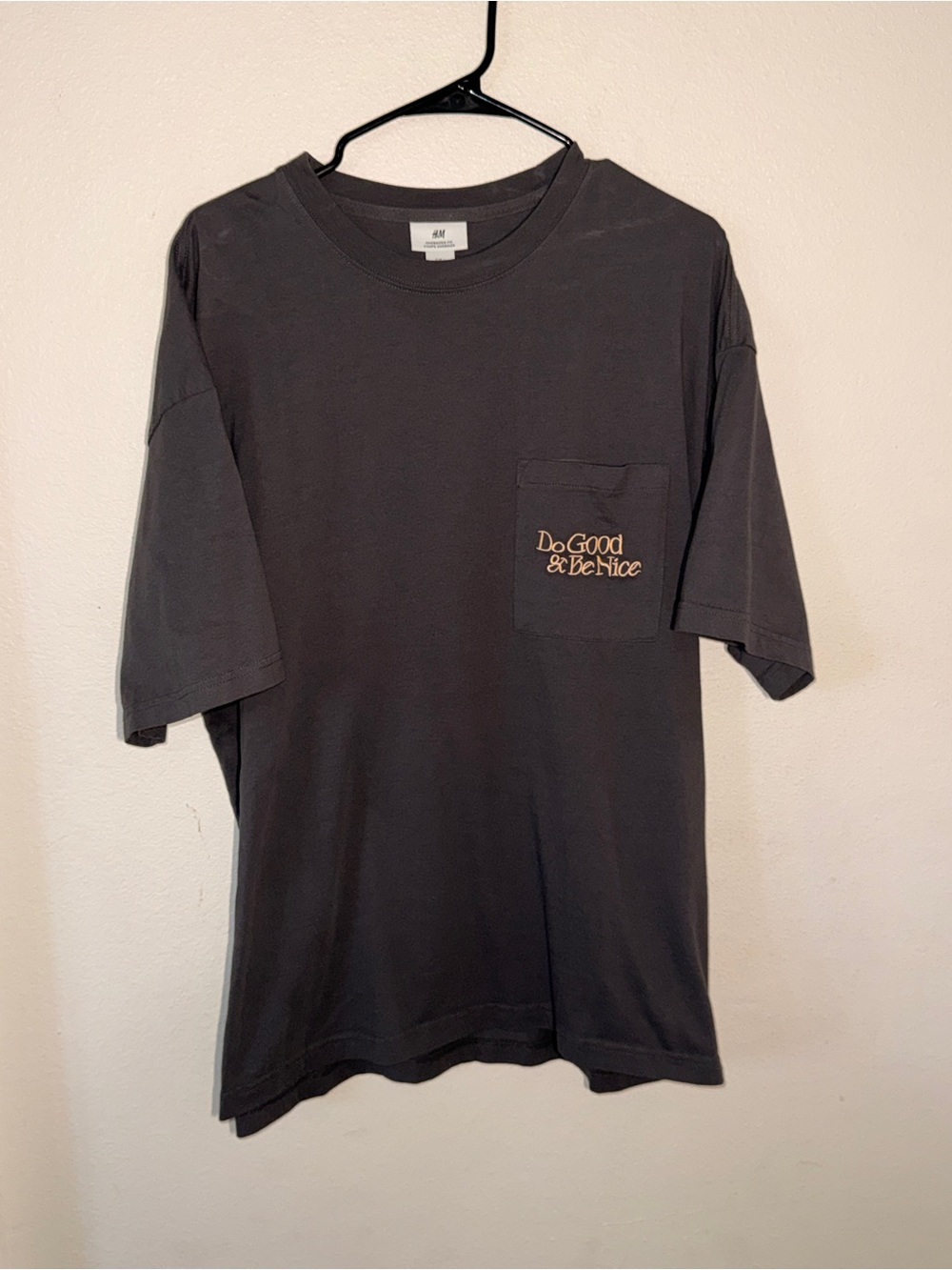 H&M Men’s Black Short-Sleeve Pocket Tee with peach Script